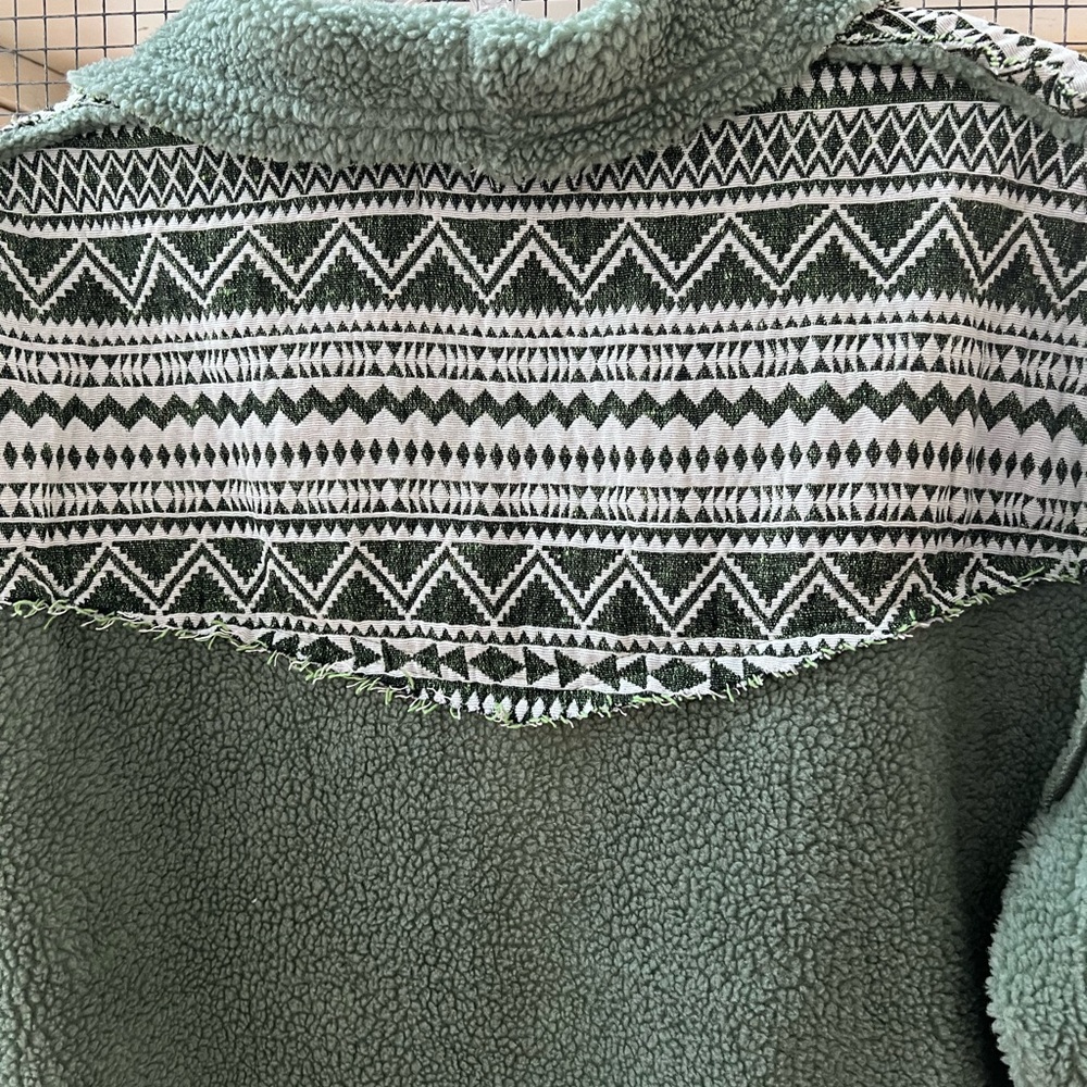 Southern Grace Green Southwest Patterned Women's Fleece Jacket L-XL - Picture 7 of 7